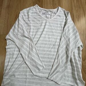 Frank & Eileen Light Gray V-Neck Tee